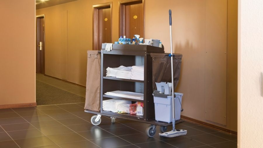 How to Buy Right Laundry Trolley for Hotels in UAE
